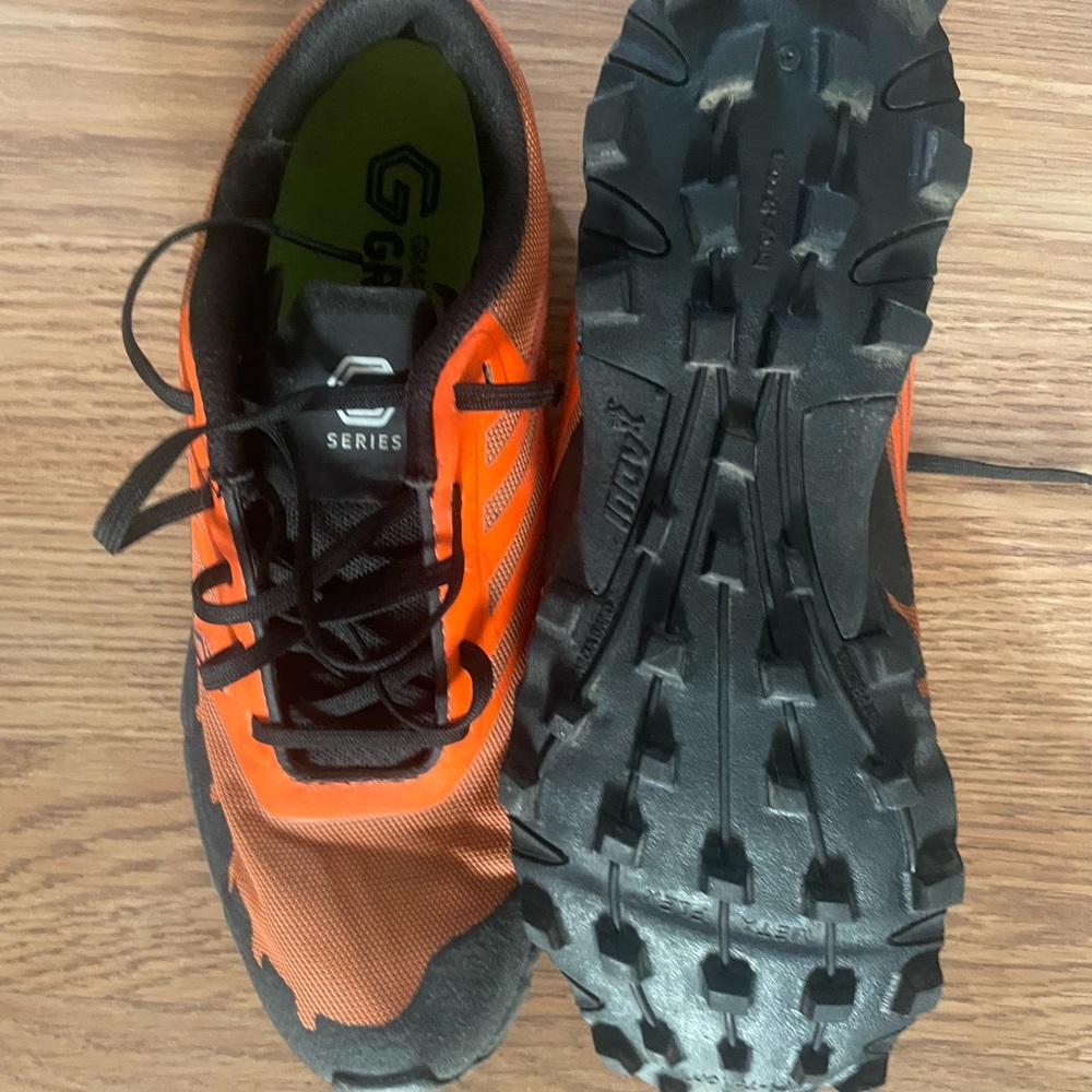 Inov8 xtalon G235 Running Shoes size 39.5